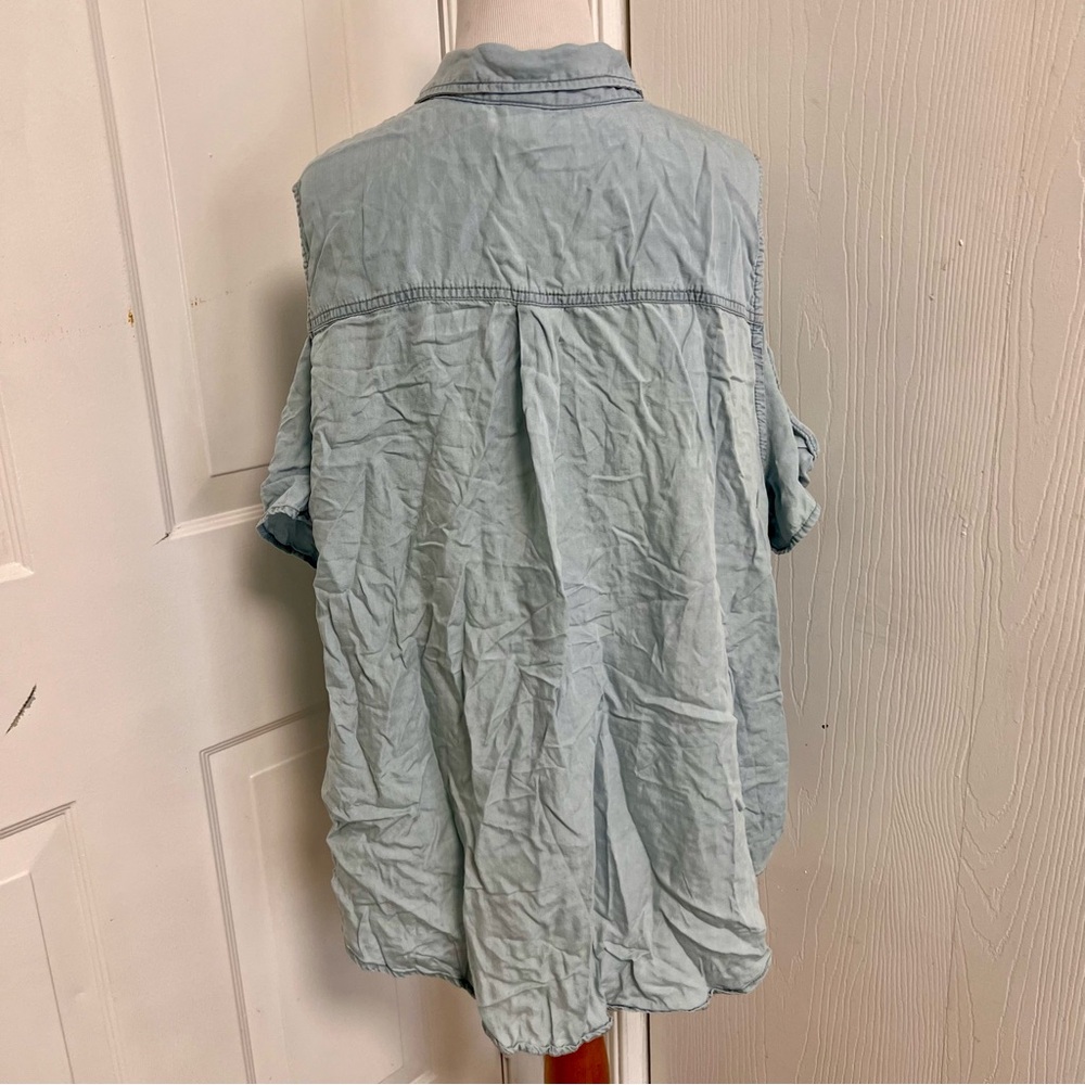 Torrid Cold Shoulder Chambray Button Up E3 - image 5